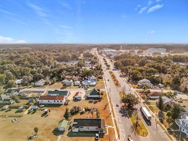 Building Photo - 389 S Central Ave