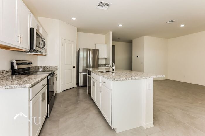 Building Photo - 35621 W San Capistrano Ave