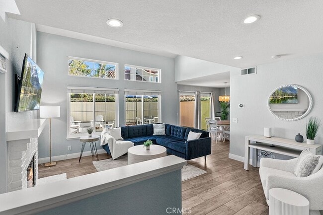 Building Photo - 11 Wild Horse Loop