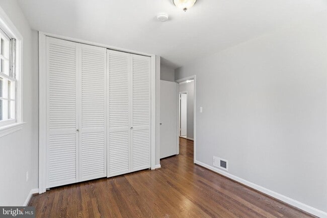 Building Photo - 9116 Hamilton Dr