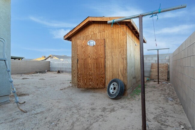 Building Photo - 1510 N 9th Ave