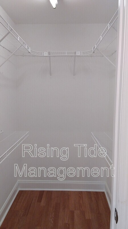 Building Photo - 5129 Highland Ave