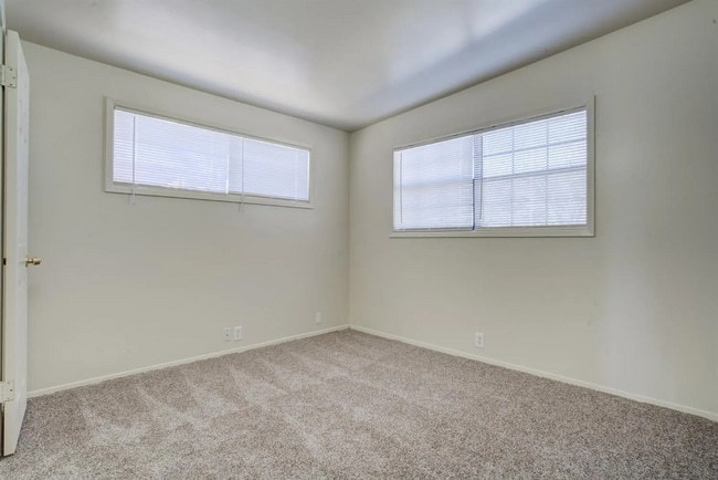 Building Photo - Wonderful 3/2 in Central Lubbock!