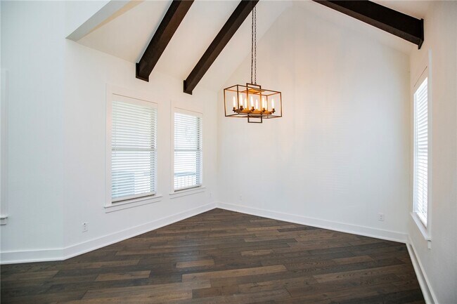 Building Photo - 3 S Castle Oaks Ct