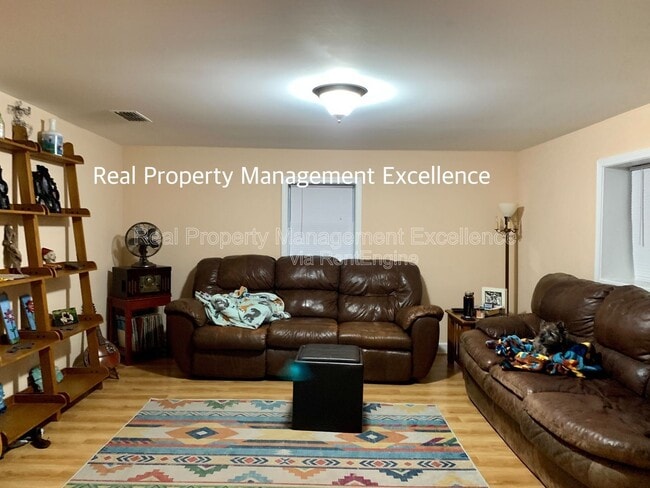 Building Photo - 629 S Peedin Ave