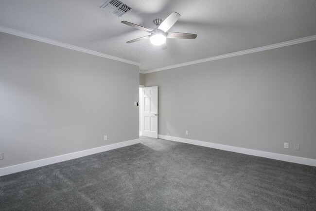 Building Photo - 16623 Wimbledon Forest Dr