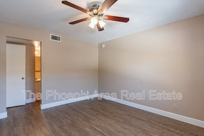 Building Photo - 16657 E Gunsight Dr