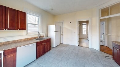 Building Photo - 129 St Alphonsus St