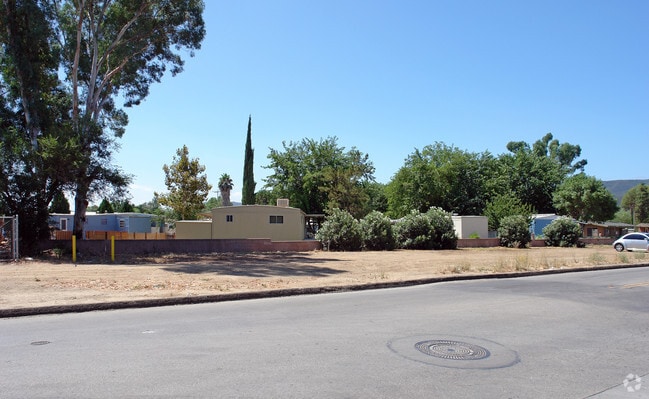 Building Photo - 41900 Ivy St