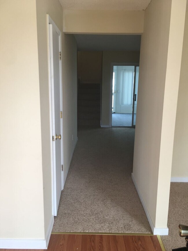 Building Photo - 1616 Fawcett Ln