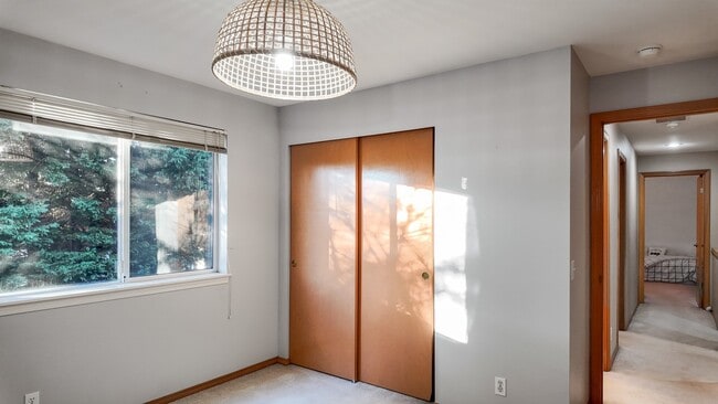 Building Photo - Spacious 4-Bed Home in East Meridian