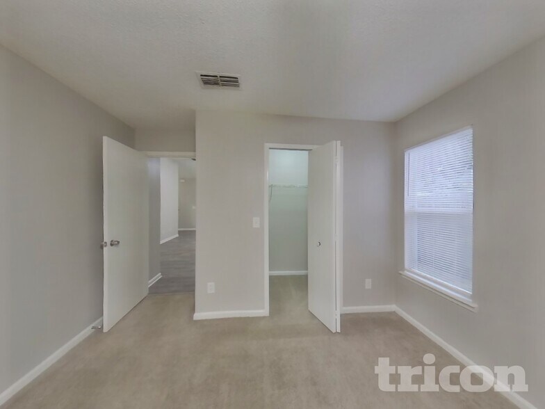 Building Photo - 341 Silent Brook Trail