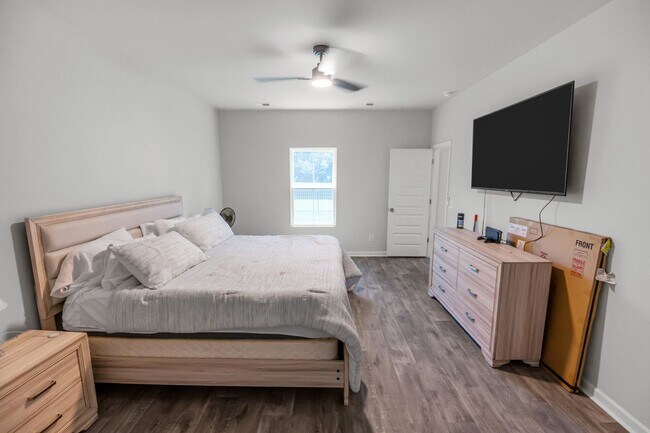 Building Photo - 168 Bottlebrush Dr
