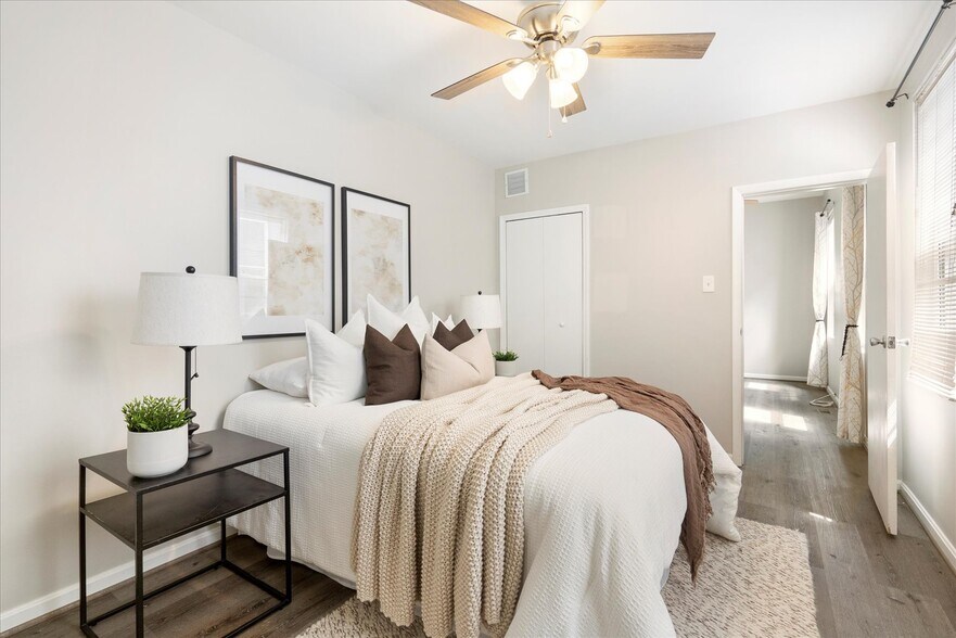 Building Photo - 57 E Heath St