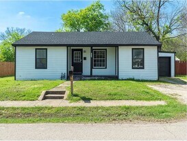 Building Photo - 3910 Henderson St