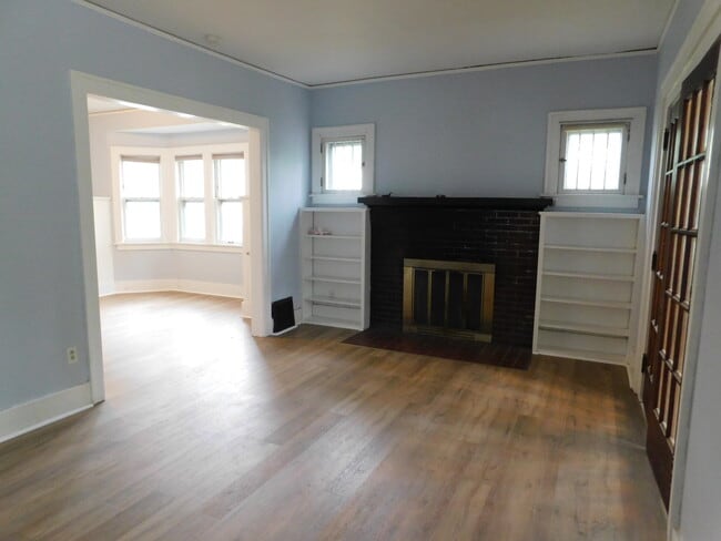 Building Photo - 310 Olive St