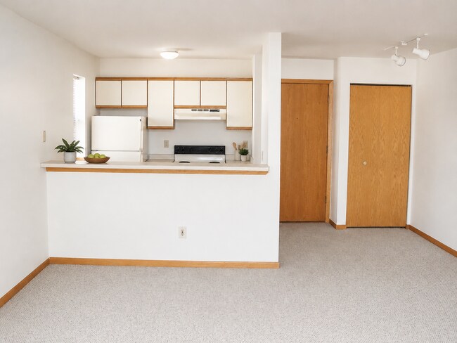 Building Photo - 1617 Troy Dr