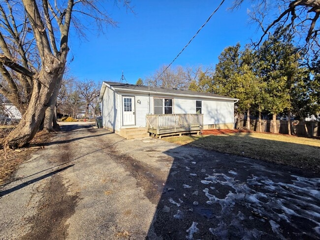 Building Photo - 817 Tomahawk Trail