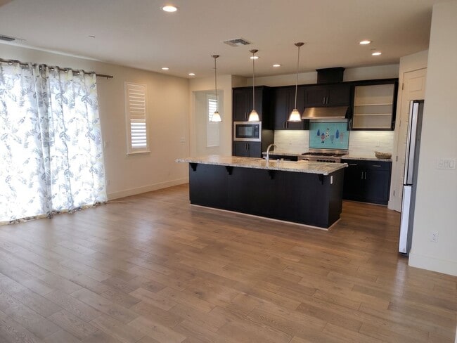 Building Photo - Spacious Alameda Landing Home with Premium Upgrades