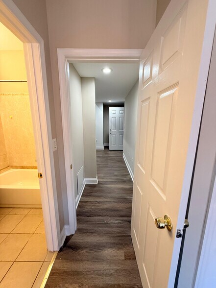 Building Photo - 1005 Edmondson Ave