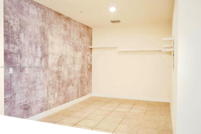 Building Photo - 7925 NW 104th Ave