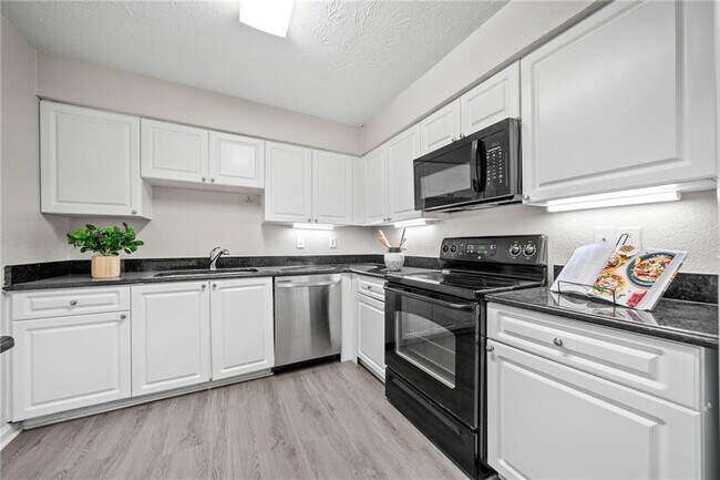 Building Photo - 705 Beaufort Cir