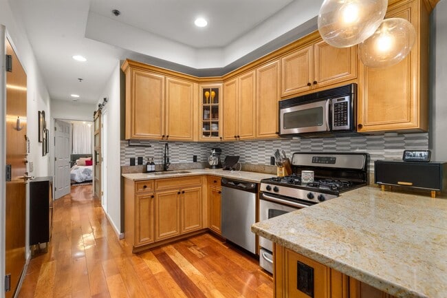 Building Photo - 447 Pavonia Ave