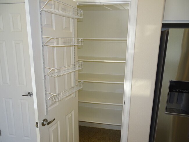 Building Photo - 5 BED Summerlin home w/ 1ST FLOOR BED AND 3/4 BATH