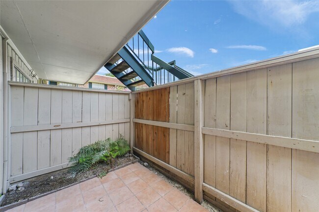 Building Photo - 845 Augusta Dr