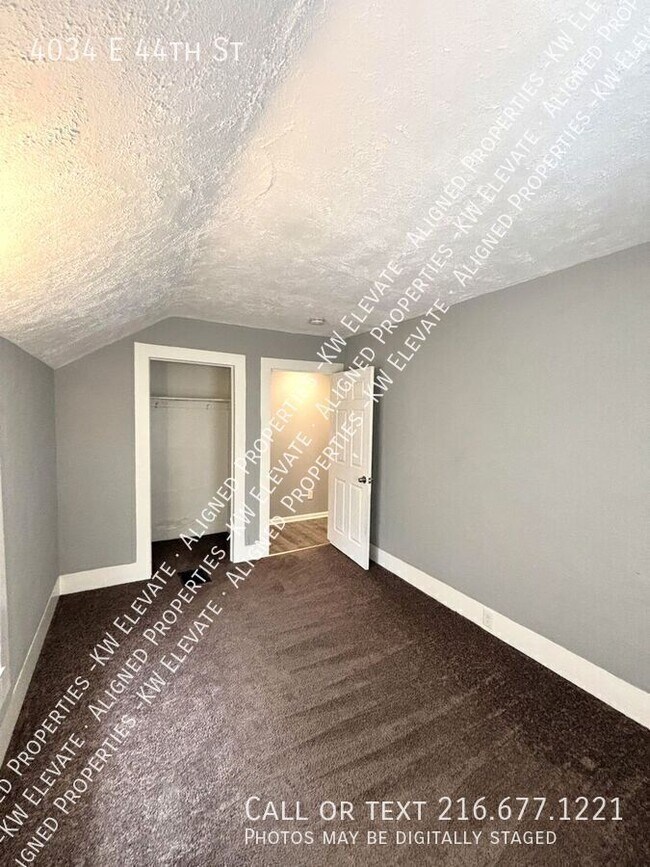 Building Photo - 4034 E 44th St