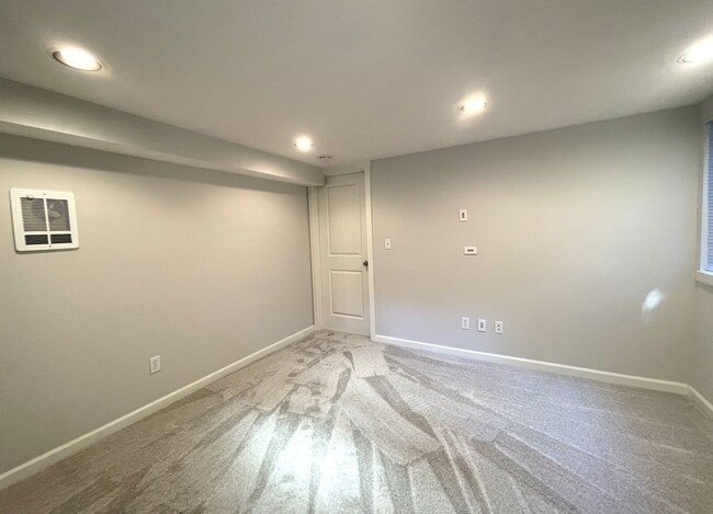 Building Photo - 4725 35th Ave SW