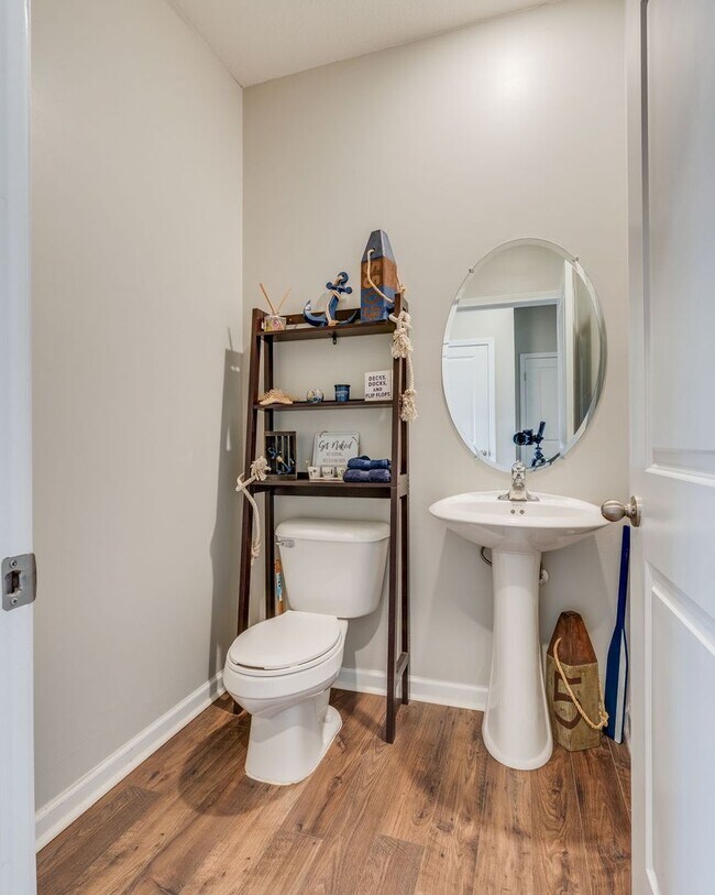 Building Photo - 4 bed/2.5 bath in Kingsport, TN