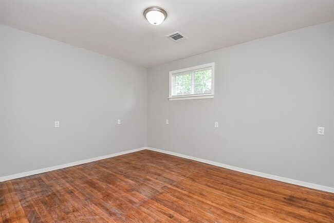 Building Photo - 2509 Oakcliff St