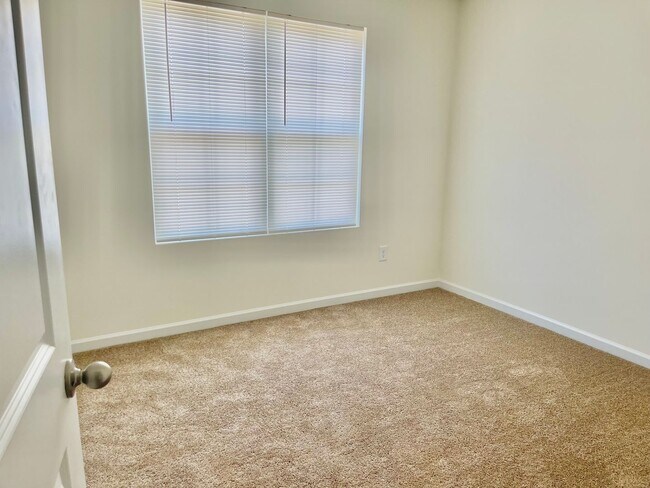 Building Photo - Available Now – Spacious 4BR Home on 1.5 Acres in Rural Hall!