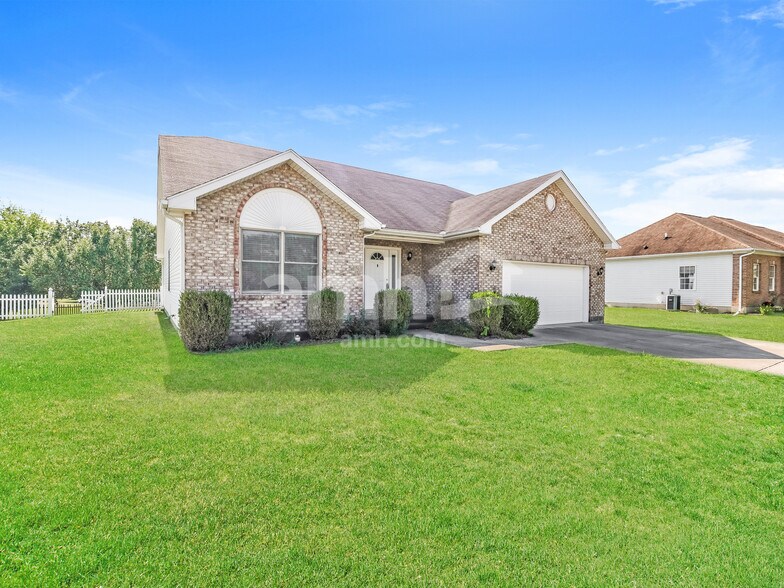 Building Photo - 5692 Cottonwood Ct