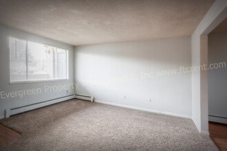 Building Photo - 2939 Glendale Dr