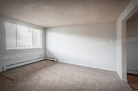 Building Photo - 2939 Glendale Dr