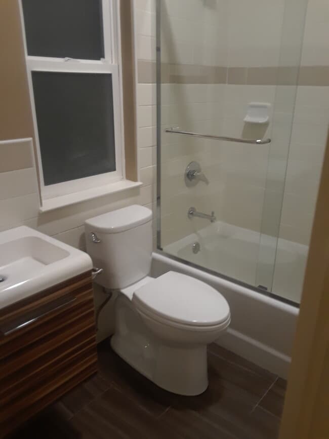 Building Photo - 473 34th Ave