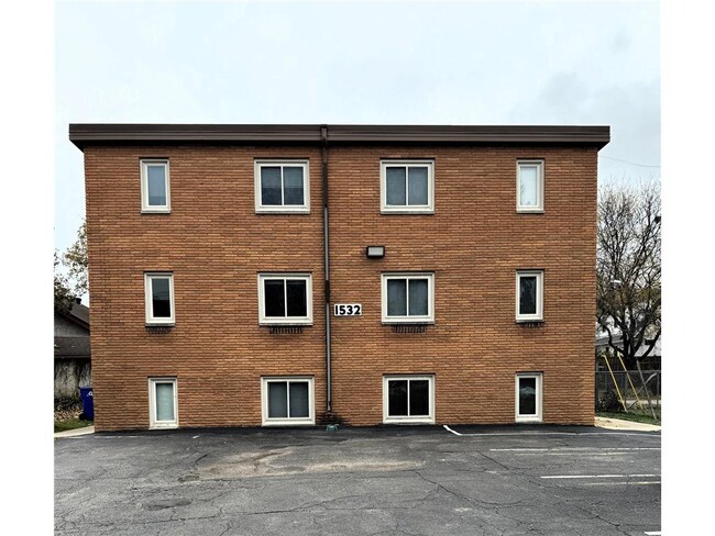 Primary Photo - 1532 Randolph Ave