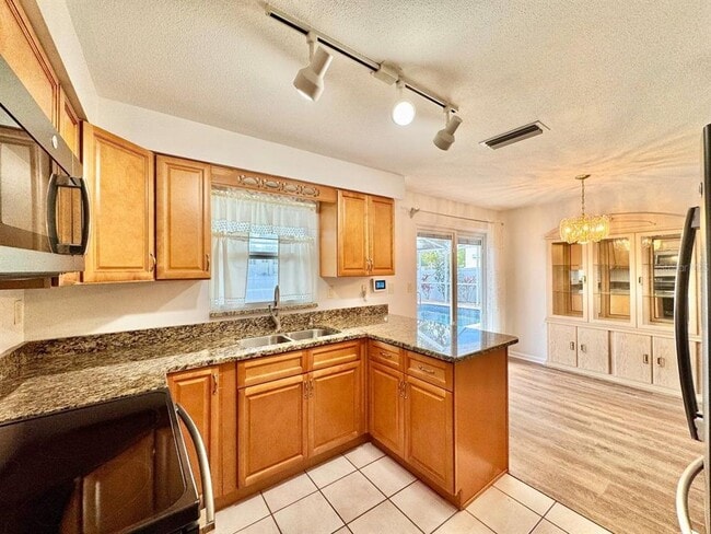 Building Photo - 1145 Stewart Dr