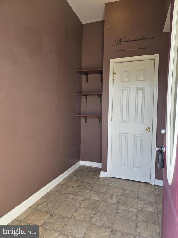 Building Photo - 28 Briar Ln