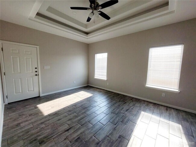 Building Photo - 7107 N 59th Ln