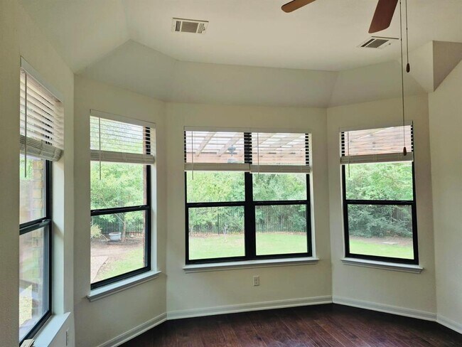 Building Photo - 5524 Allamanda Dr
