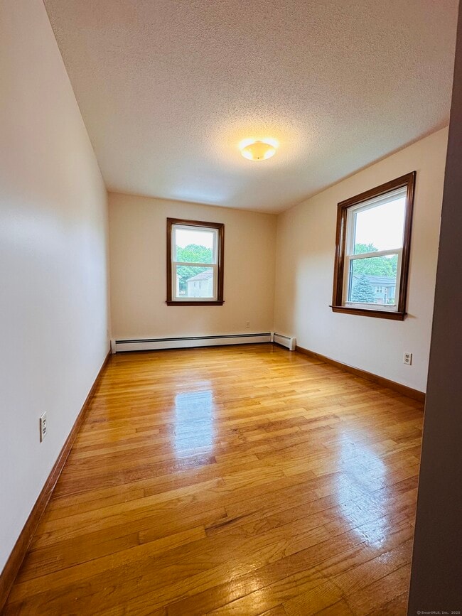 Building Photo - 61 Sandy Brook Dr