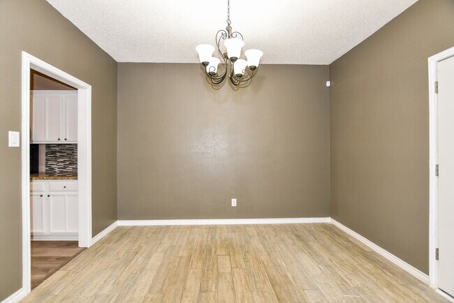 Building Photo - 426 Wheatridge Ave