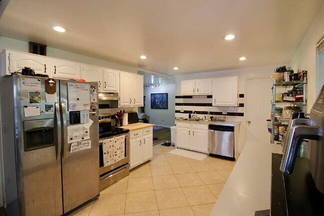 Building Photo - 1405 Abilene Dr