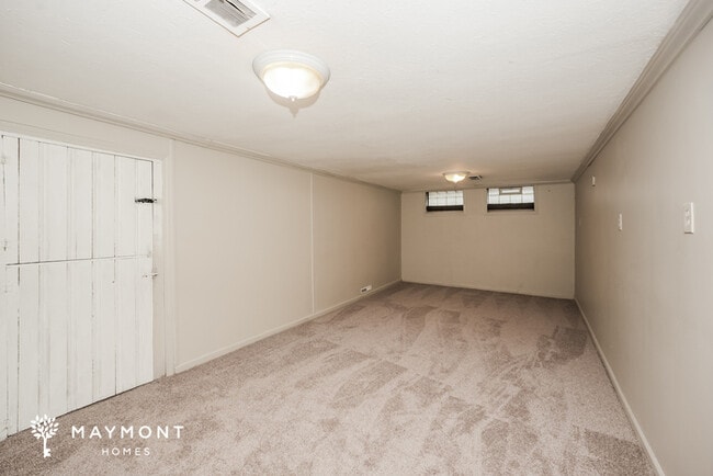 Building Photo - 3530 St Albans Rd