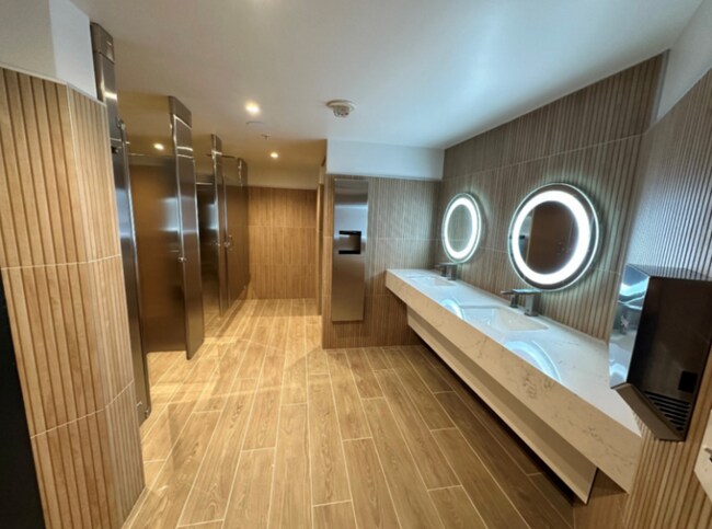 Building Photo - 1021 N Garfield St