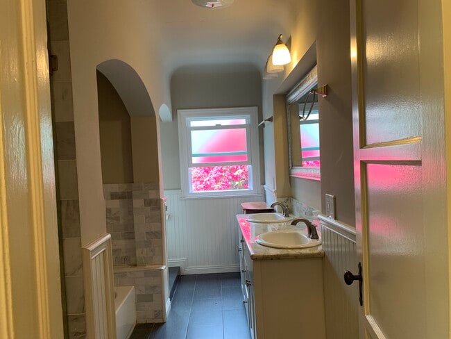 Building Photo - 4222 S Bronson Ave