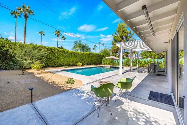 Building Photo - 37535 Melrose Dr